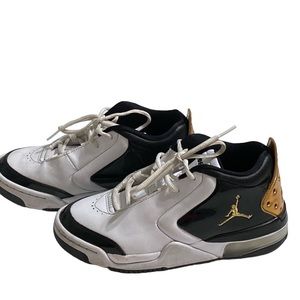 Jordan Big Fund Basketball Trainer #23 Gold Bulls Leather Sneakers- 6Y